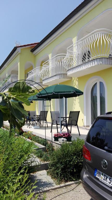 Marko Rooms คิร์ก ภายนอก รูปภาพ
